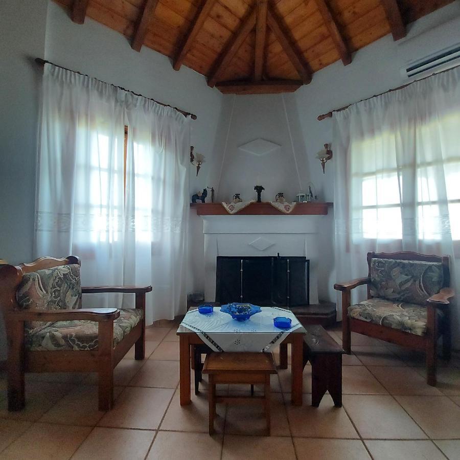 Villa Amfithea Moni Evaggelistrias Екстериор снимка