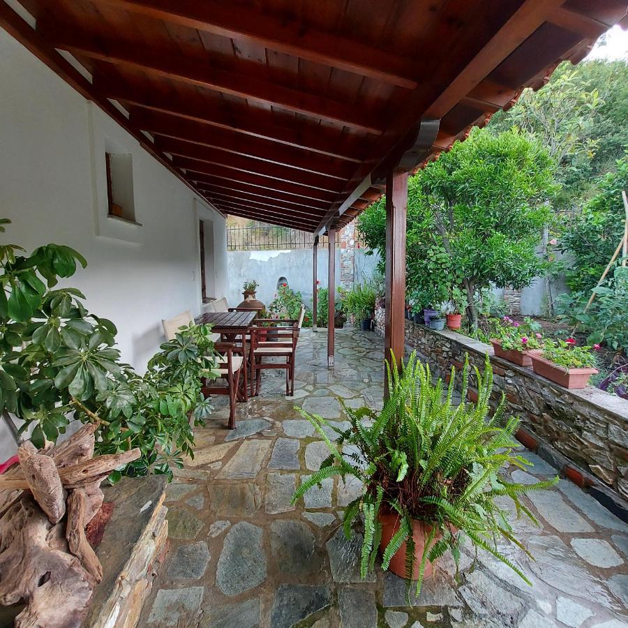 Villa Amfithea Moni Evaggelistrias Екстериор снимка