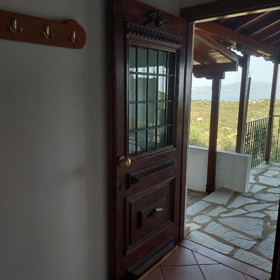 Villa Amfithea Moni Evaggelistrias Екстериор снимка